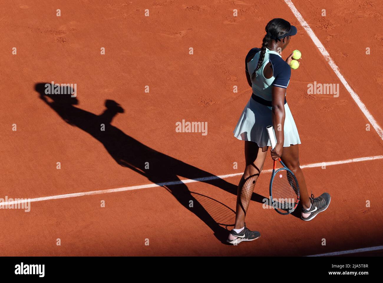 Paris, France. 27th mai 2022. US Sloane Stephens joue contre Diane Parry de France lors de leur match de tennis Open à Roland Garros près de Paris, France, le vendredi 27 mai 2022. Stephens a gagné 6-2, 6-3. Photo de Maya Vidon-White/UPI crédit: UPI/Alay Live News Banque D'Images