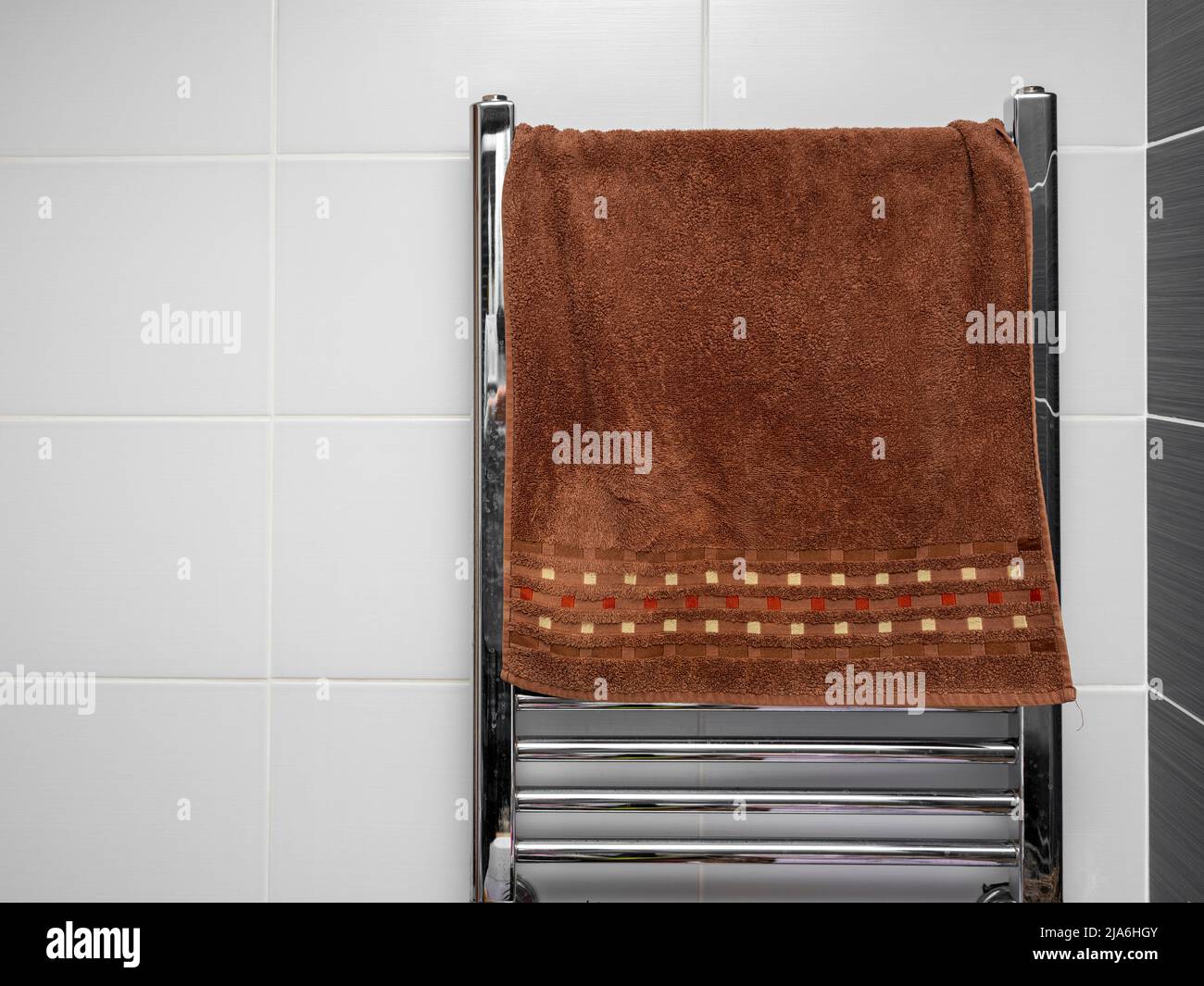 serviette de bain suspendue, vue de face Banque D'Images