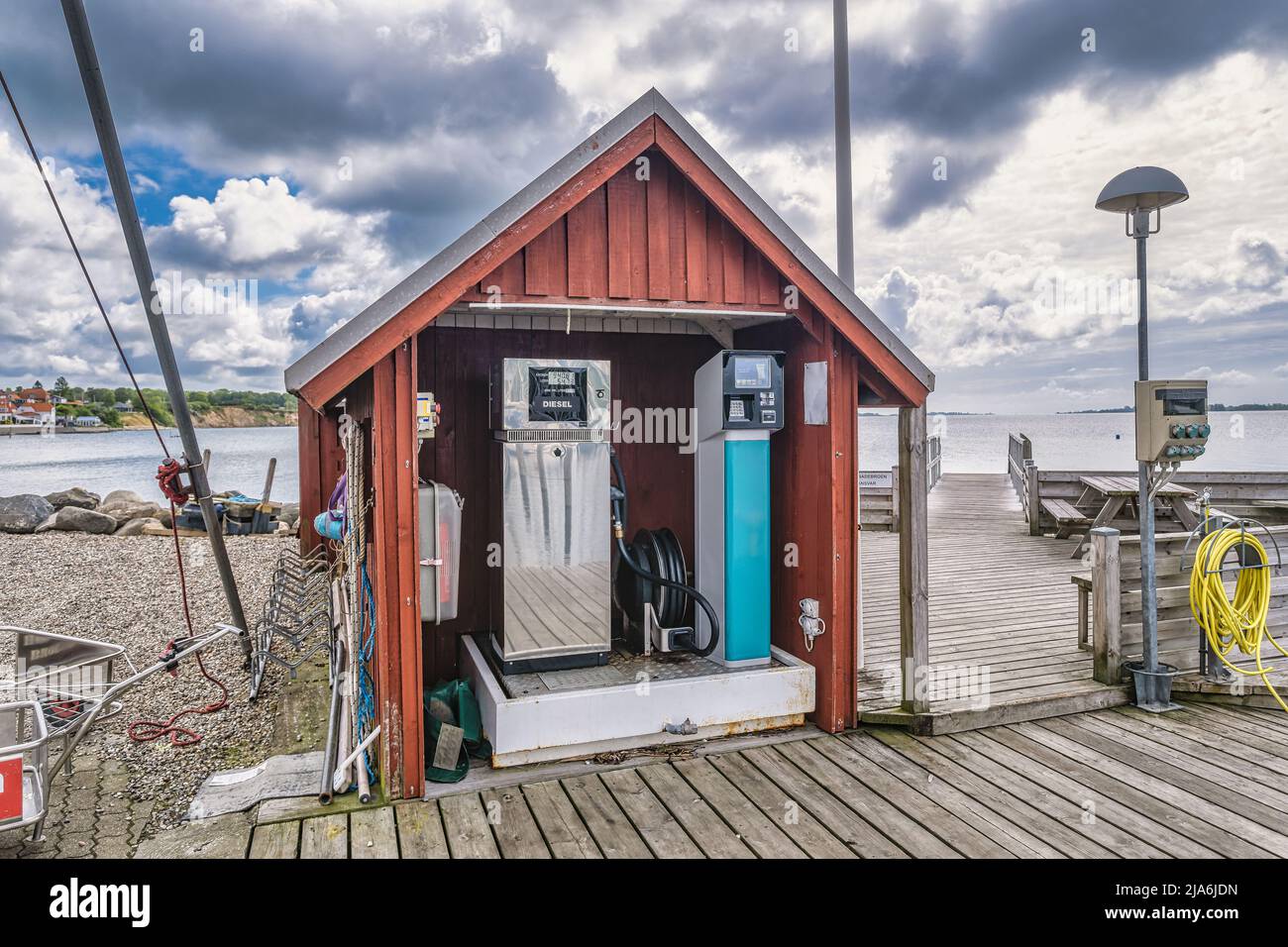 Station-service de la marina de Hoerevov sur le sentier de randonnée de Gendarmstiern au Danemark Banque D'Images