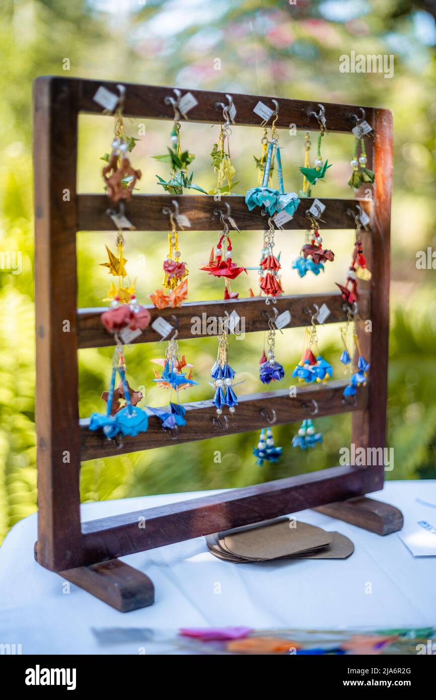 Recyclage des bijoux en papier suréchantillonnage Banque D'Images