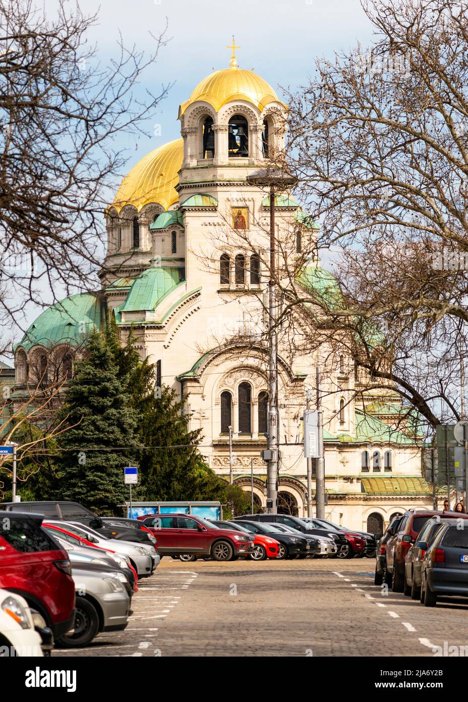 Vue sur la cathédrale orthodoxe Saint-Alexandre Nevsky à Sofia, Bulgarie, Europe de l'est, Balkans, UE Banque D'Images