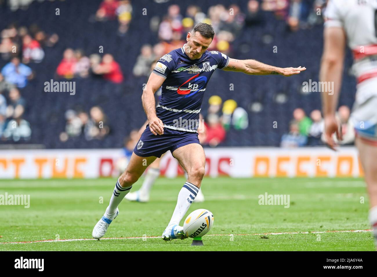 Craig Hall #4 de Featherstone Rovers donne une pénalité Banque D'Images