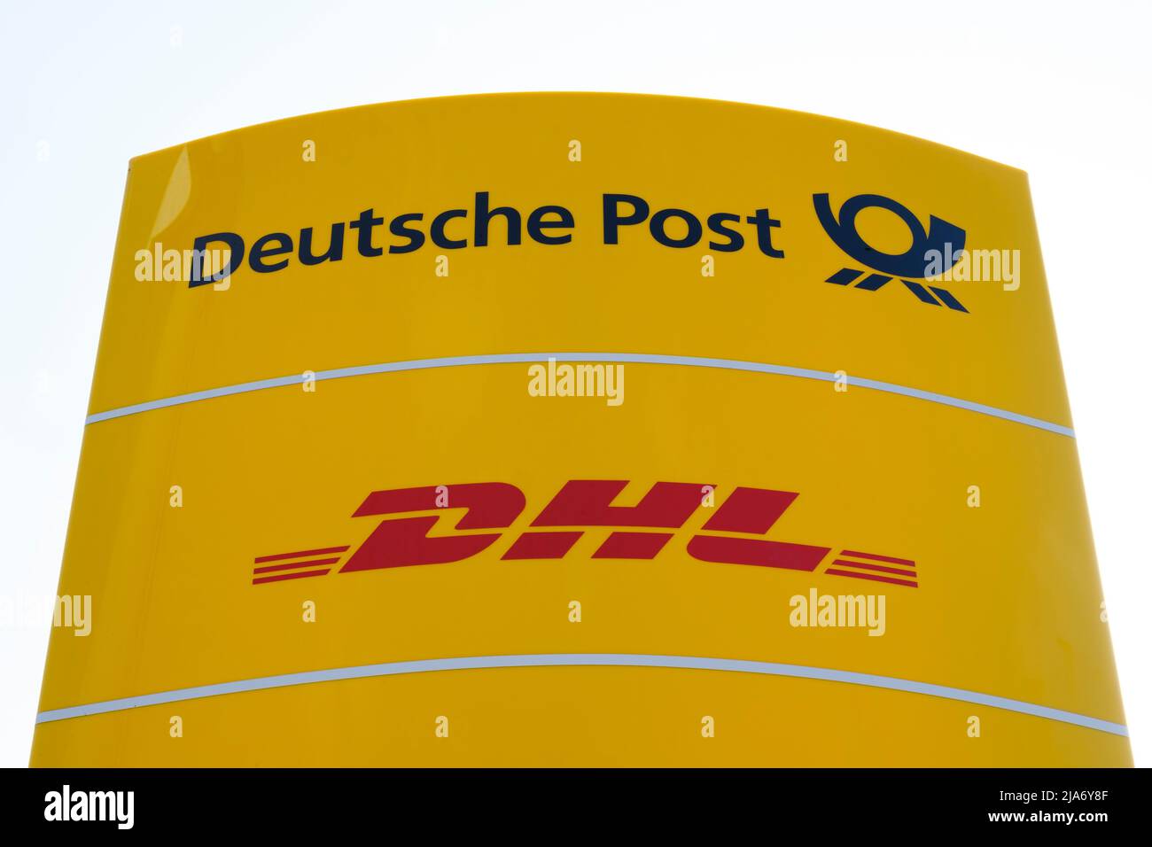 Signe et logo de Deutsche Post et DHL Banque D'Images