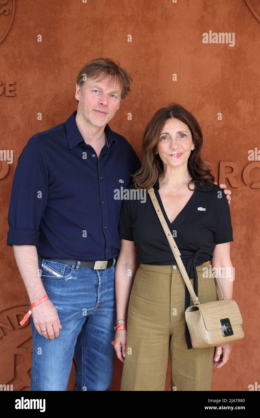 francois-feroleto-valerie-karsenti-au-village-pendant-l-open-de-tennis