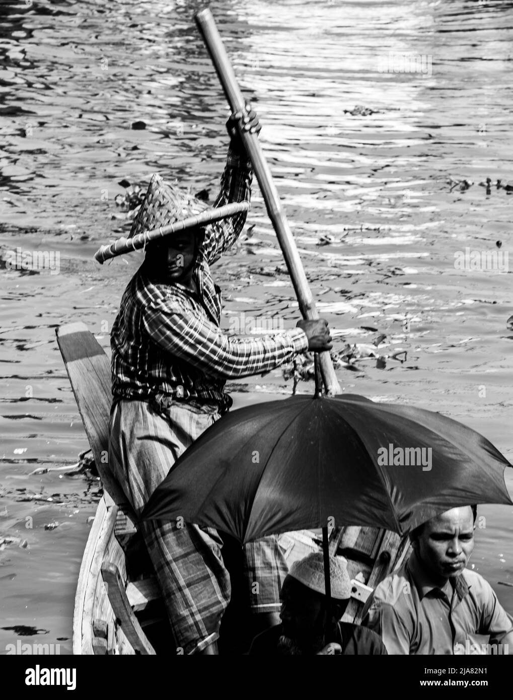 Style de vie quotidien sur la rive. Cette image a été prise le 22 mai 2022, à partir de la Panghat, Burigongga, Dhaka, Bangladesh, Asie du Sud. Banque D'Images