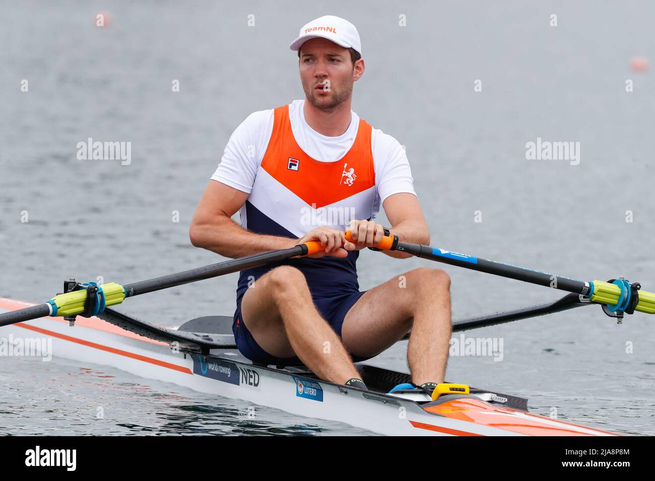 BELGRADE, SERBIE - MAI 28 : Melvin Twellaar des pays-Bas participe au tournoi masculin unique Sculls a/B 1 lors de la coupe d'aviron mondiale au lac Sava le 28 mai 2022 à Belgrade, Serbie (photo par Nikola Krstic/Orange Pictures) Banque D'Images