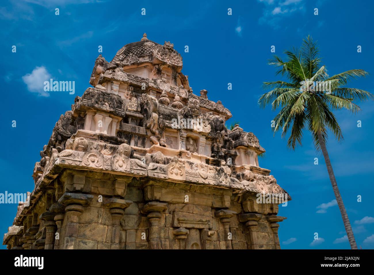 Temple indien. Grande architecture hindoue dans le temple Gangaikonda Chola Puram, Inde du Sud. Banque D'Images