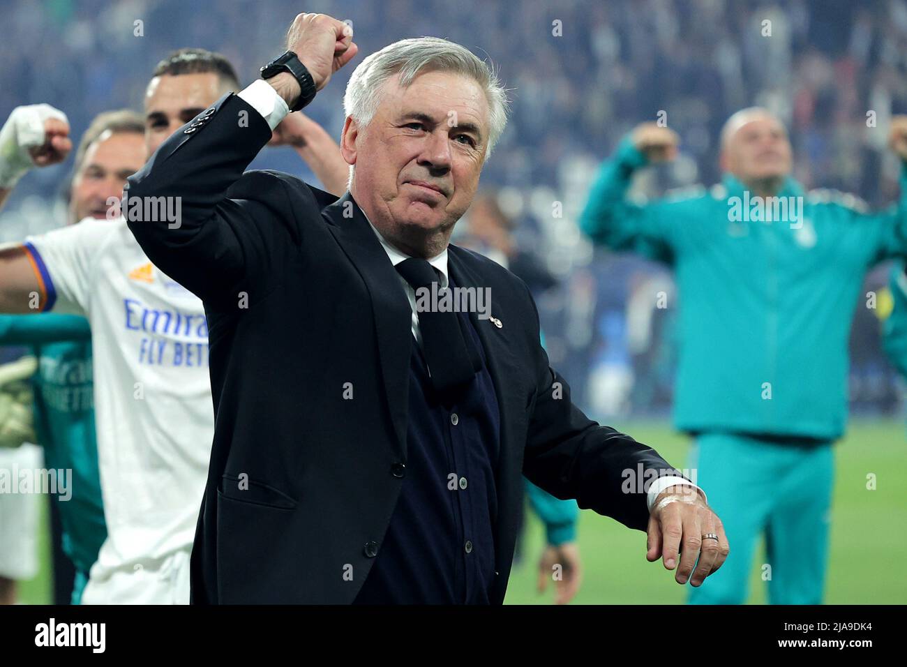 L'entraîneur Carlo Ancelotti Real Madrid célèbre à la fin du match de football final de la Ligue des Champions 2021/2022 entre Liverpool et le Real Madrid à St Banque D'Images