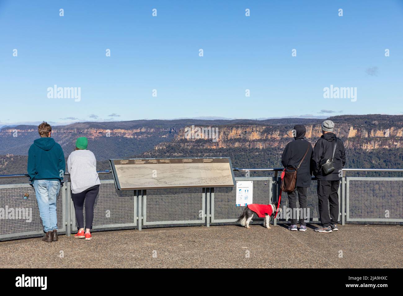 Randonneurs randonneurs à Echo point Katoomba dans le parc national des Blue Mountains, Nouvelle-Galles du Sud, Australie Banque D'Images