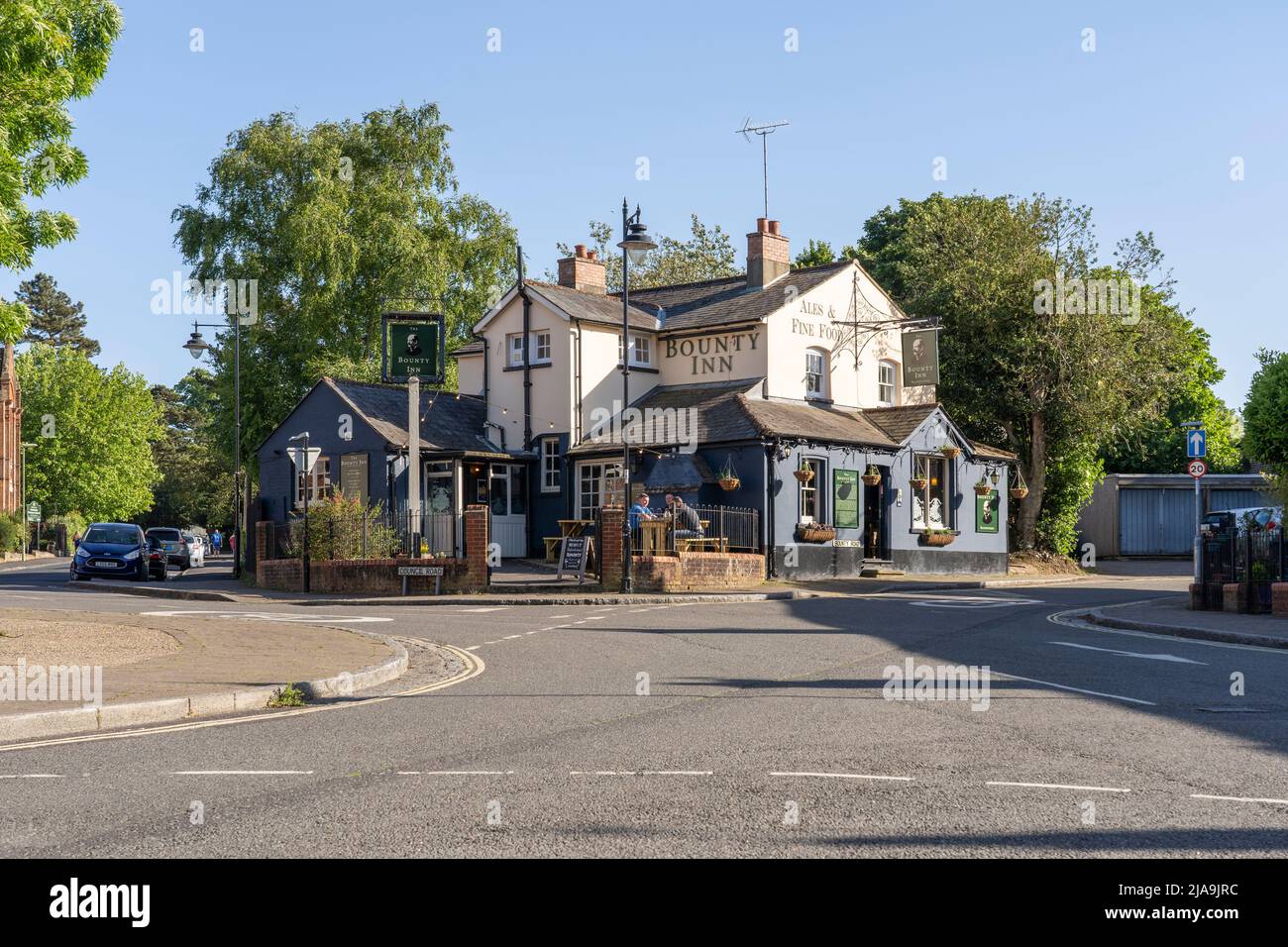 Le Bounty Inn est un pub populaire du centre-ville de Basingstoke, datant du milieu du siècle 18th. Hampshire, Angleterre. Thème - pub et industrie hôtelière Banque D'Images