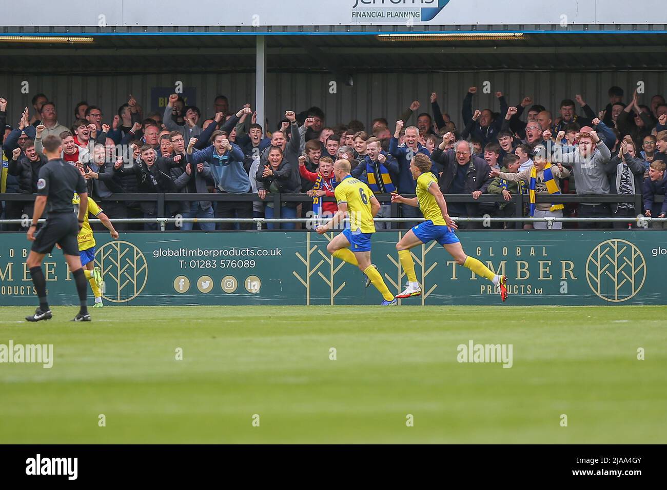 Solihull, Royaume-Uni. 29th mai 2022. Alex Gudger #6 de Solihull Moors célèbre son objectif du faire 2-1 à Solihull, Royaume-Uni le 5/29/2022. (Photo de Gareth Evans/News Images/Sipa USA) Credit: SIPA USA/Alay Live News Banque D'Images