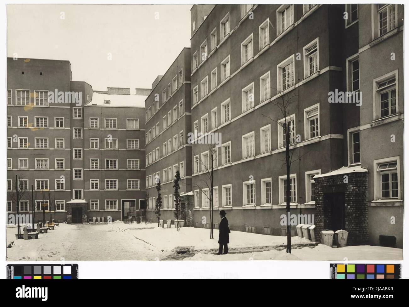 20., Stromstraße 36-38 / Winarskystraße 15-21 / Pasettistraße 37-45 / Vorgartenstraße 44-Winarsskyhof-vue sur la cour. Martin Gerlach jun. (1879-1944), photographe Banque D'Images