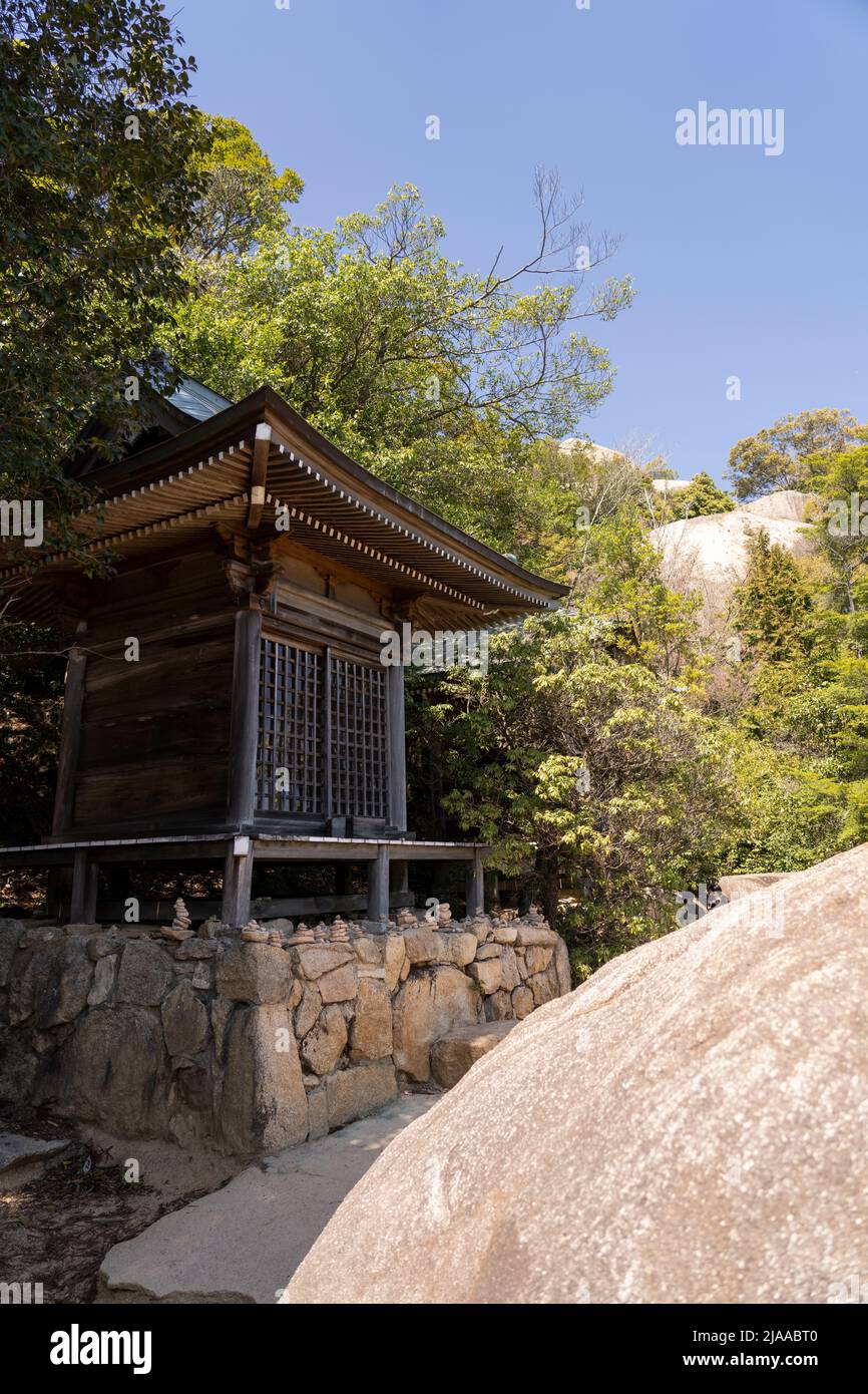 観音堂・文殊堂 temple bouddhiste près du sommet du Mont Misen, île Miyajima alias Itsukushima, baie d'Hiroshima, Honshu occidental, Japon Banque D'Images