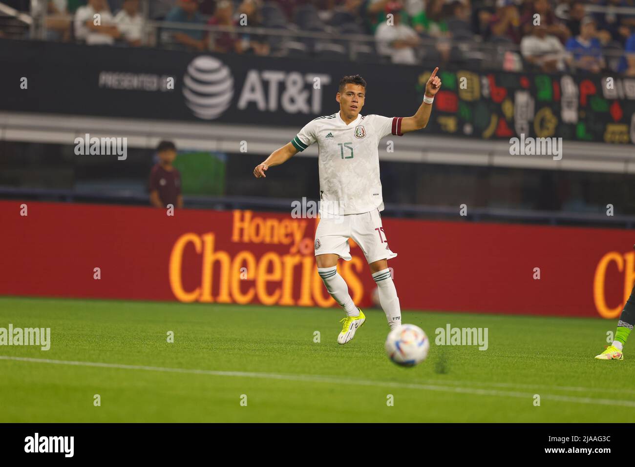 Arlington, Texas, États-Unis. 28th mai 2022. 28 mai 2022. Hector Herrera (15) du Mexique dans un match amical FÃºtbol entre le Mexique et le Nigeria au stade ATT à Arlington, Texas, Etats-Unis. (Image de crédit : © Ralph Lauer/ZUMA Press Wire) Banque D'Images