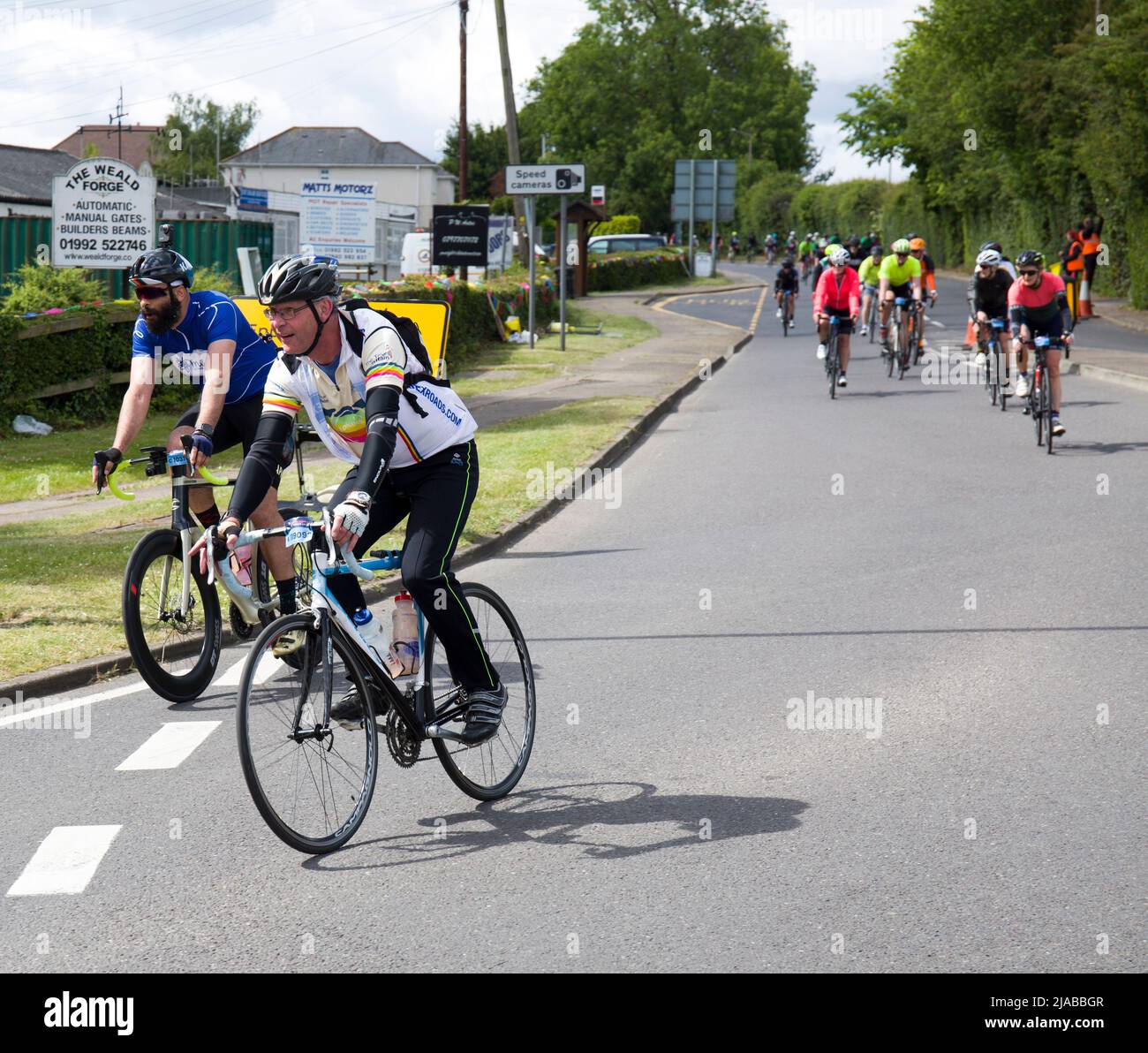 Participants concurrents Charity Cycling Event RideLondon Fyfield Essex Banque D'Images