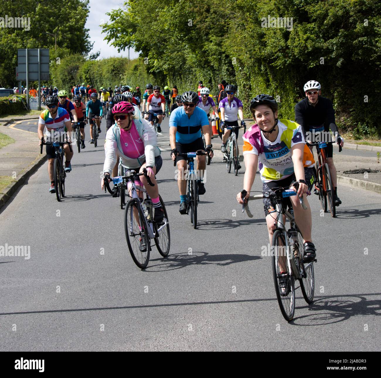 Participants concurrents Charity Cycling Event RideLondon Fyfield Essex Banque D'Images