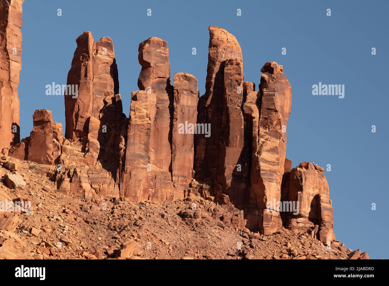 Pinnacles en grès, Labyrinth Canyon, Utah. Banque D'Images