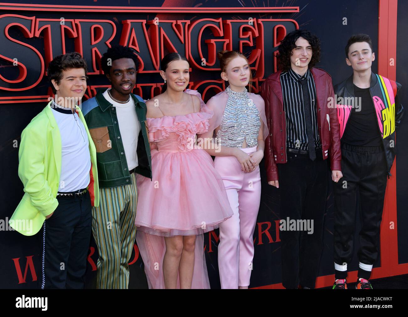 Gaten Matarazzo, Caleb McLaughlin, Millie Bobby Brown, Sadie Sink, Finn Wolfhard, Noah Schnapp 107 assistez à la première de la saison 3 'Transger Things' de Netflix le 28 juin 2019 à Santa Monica, Californie. Banque D'Images