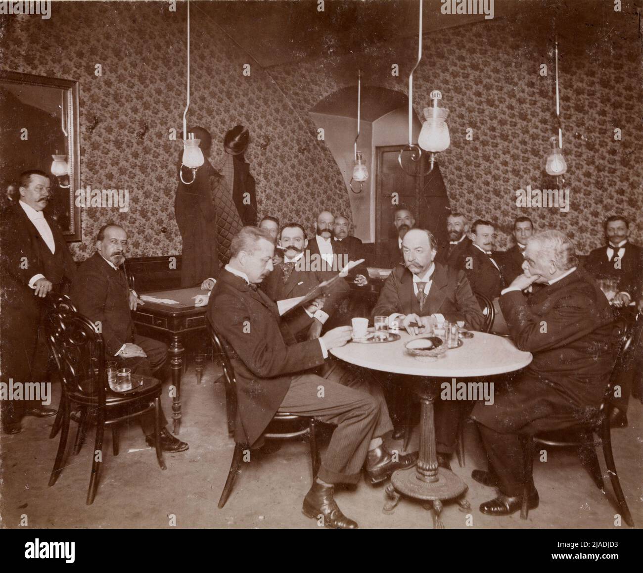 'In café GrienDeidl': La salle Tarock (photo du magazine hebdomadaire illustré 'The Defense World'). Carl von Zamboni (* 1840), photographe Banque D'Images