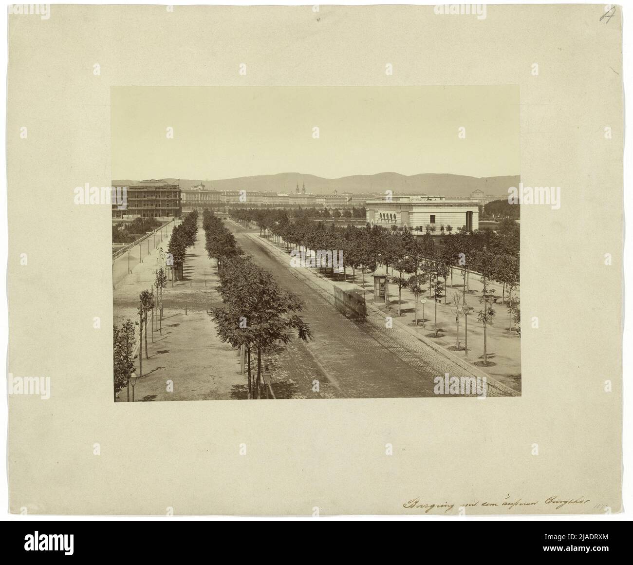 1., Burgring avec la porte extérieure du château. Oscar Kramer (1835-1892), maison d'édition, Michael Frankenstein (1843-1918), photographe Banque D'Images