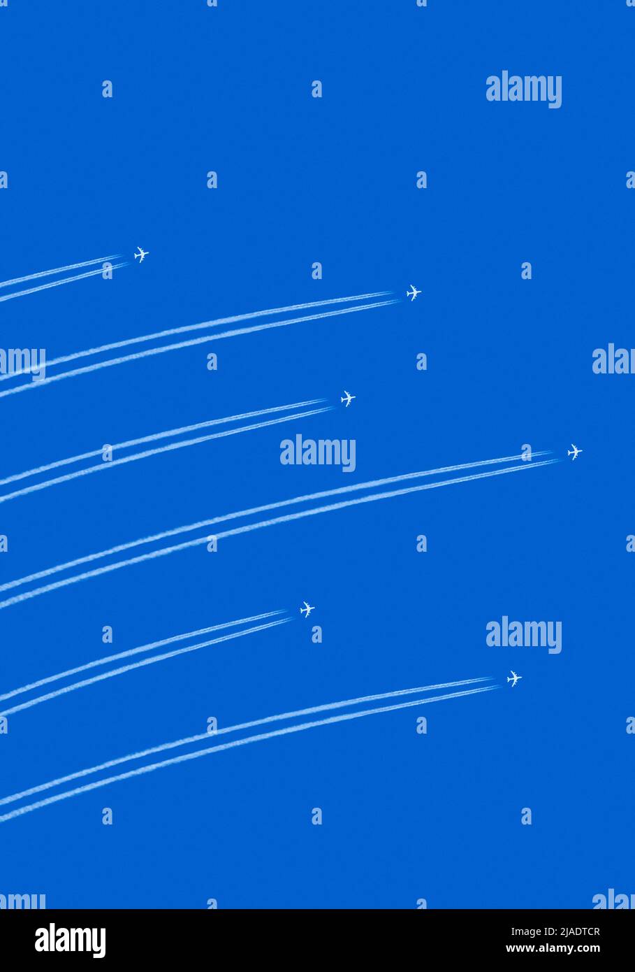 Jets et sentiers de condensation Banque D'Images