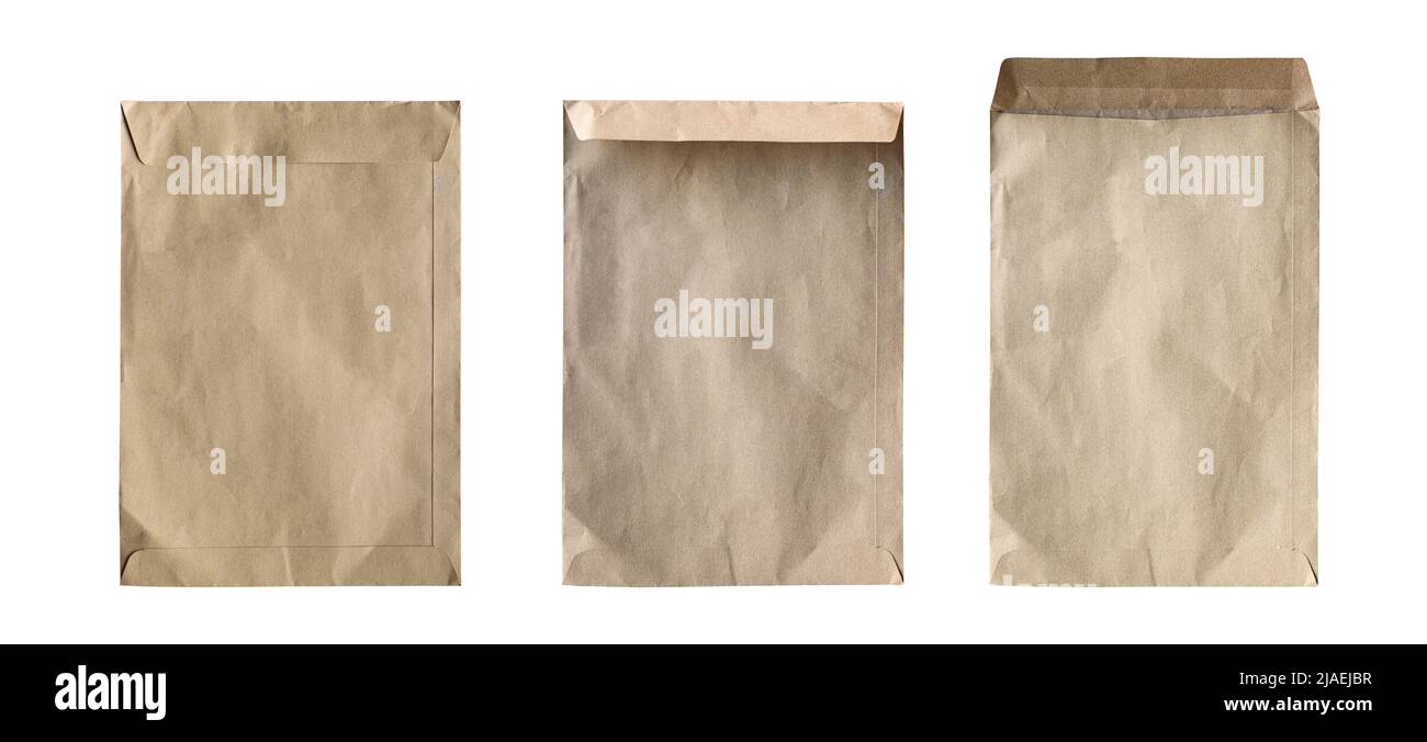 Jeu d'enveloppes en papier marron isolées sur fond blanc. Objet avec masque Banque D'Images