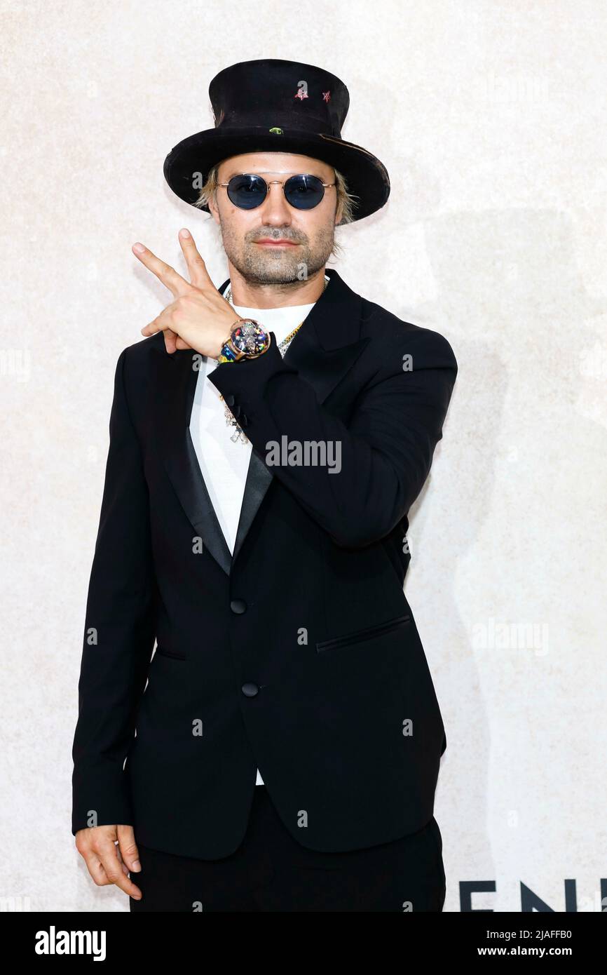 Alec Monopoly participe au Gala amfAR Cannes 2022 lors du Festival de Cannes 75th, à l'Hôtel du Cap-Eden-Roc à Cap d'Antibes, France, le 26 mai 2022. Banque D'Images