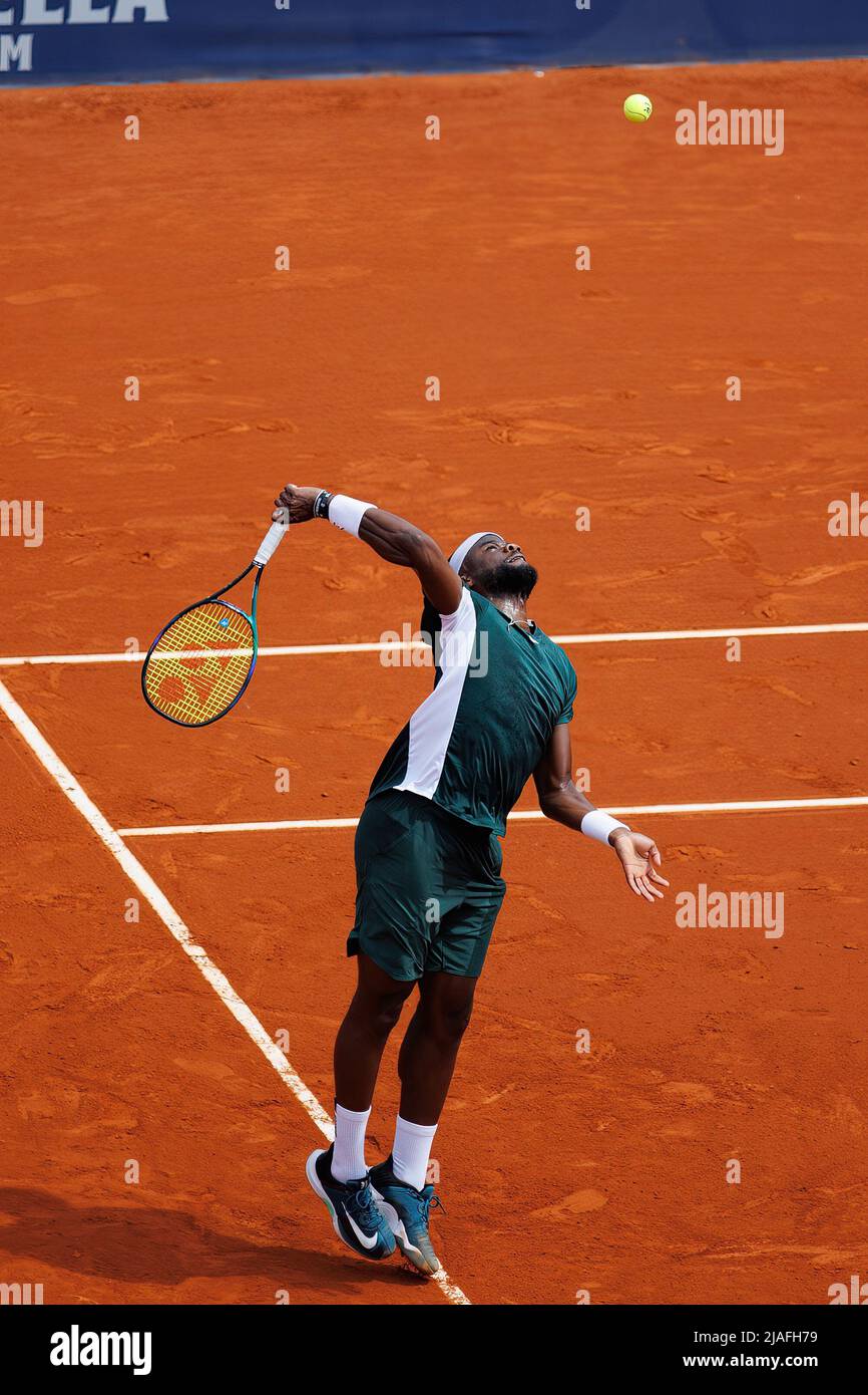 BARCELONE - APR 22: Frances Tiafoe en action pendant le tournoi de tennis de Banc Sabadell ouvert à Barcelone au Real Club de Tenis Barcelone le 22 avril 20 Banque D'Images