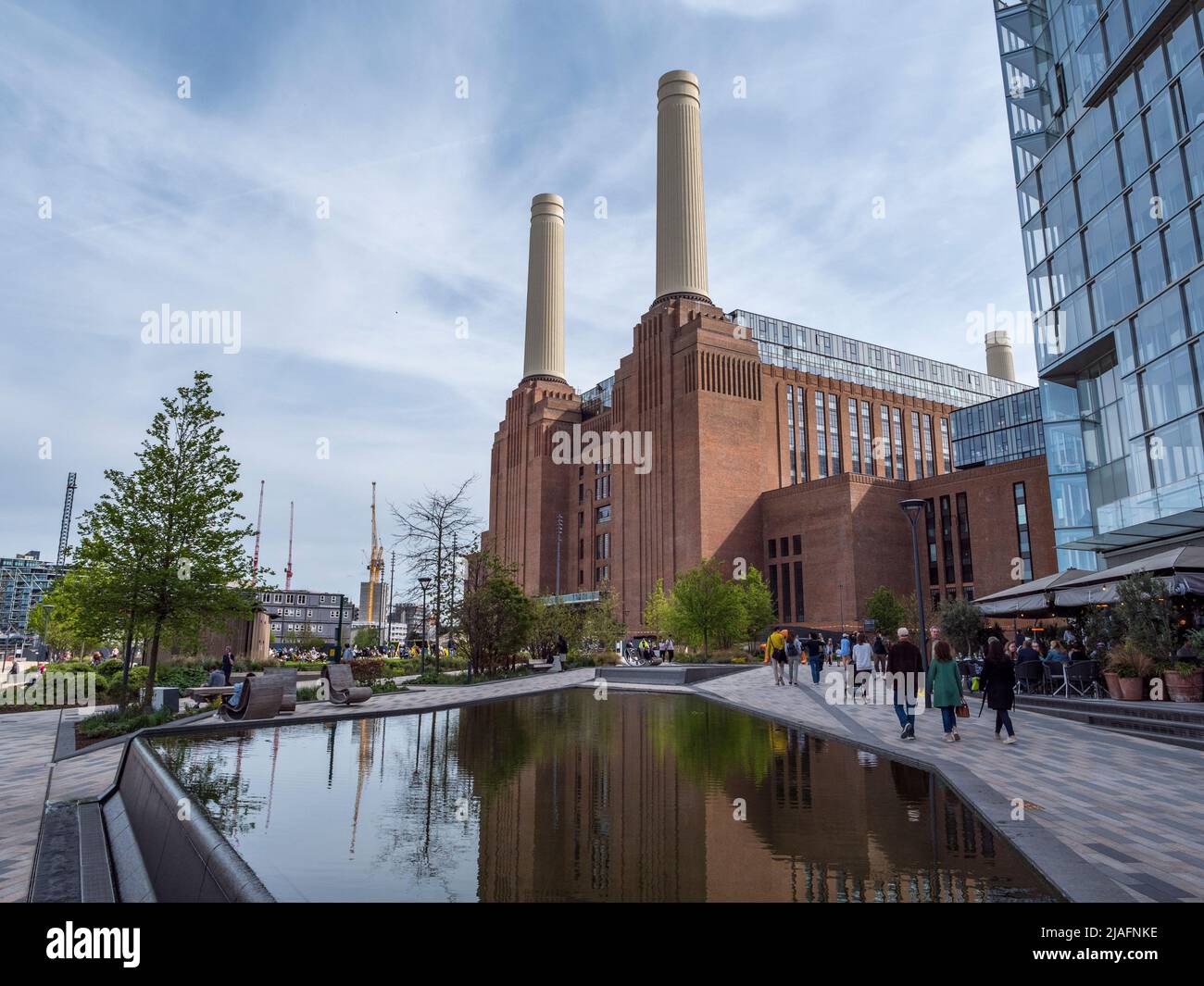 Vue générale d'une partie du site régénéré de la centrale électrique de Battersea à Battersea, Wandsworth, sud de Londres, Royaume-Uni. Banque D'Images