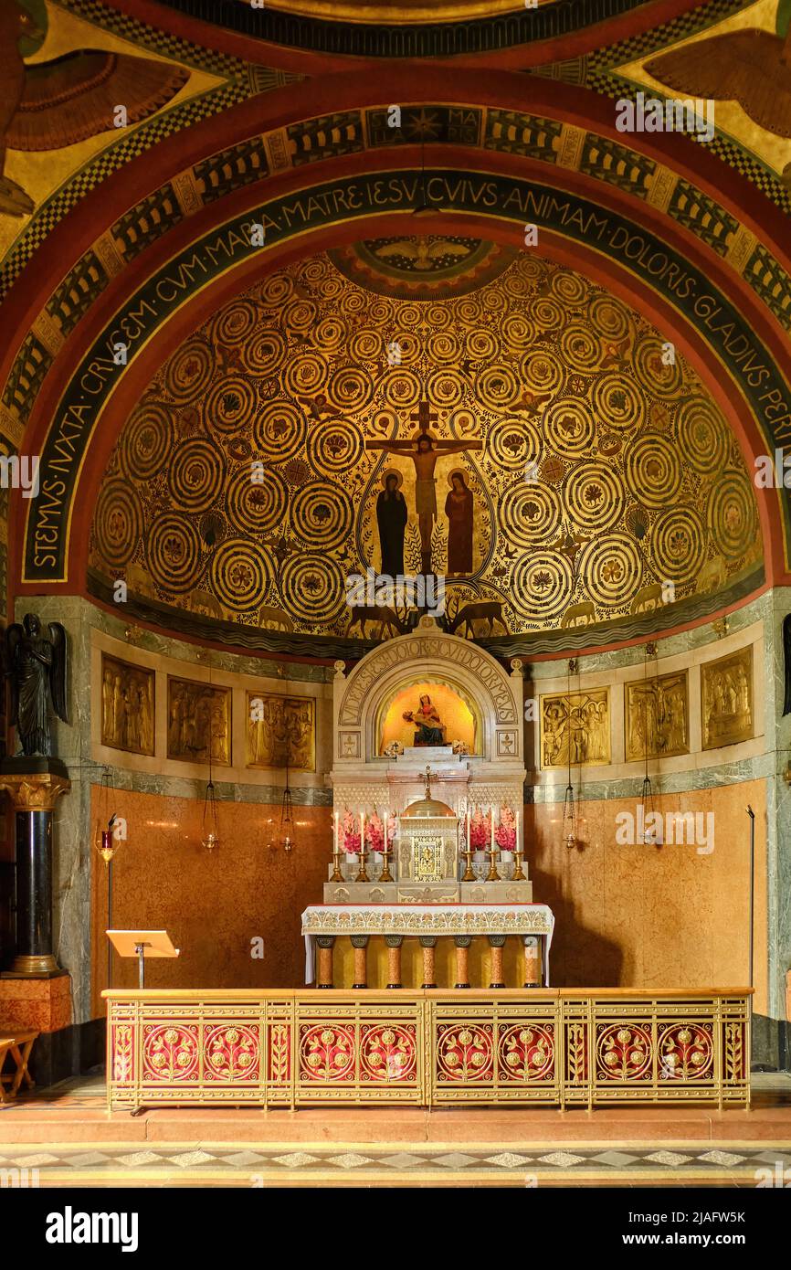 Intérieur de la Chapelle de grâce (Gnadenkapelle) de l'église monastère de l'arbatiale Saint-Martin du monastère de Beuron, Allemagne. Banque D'Images