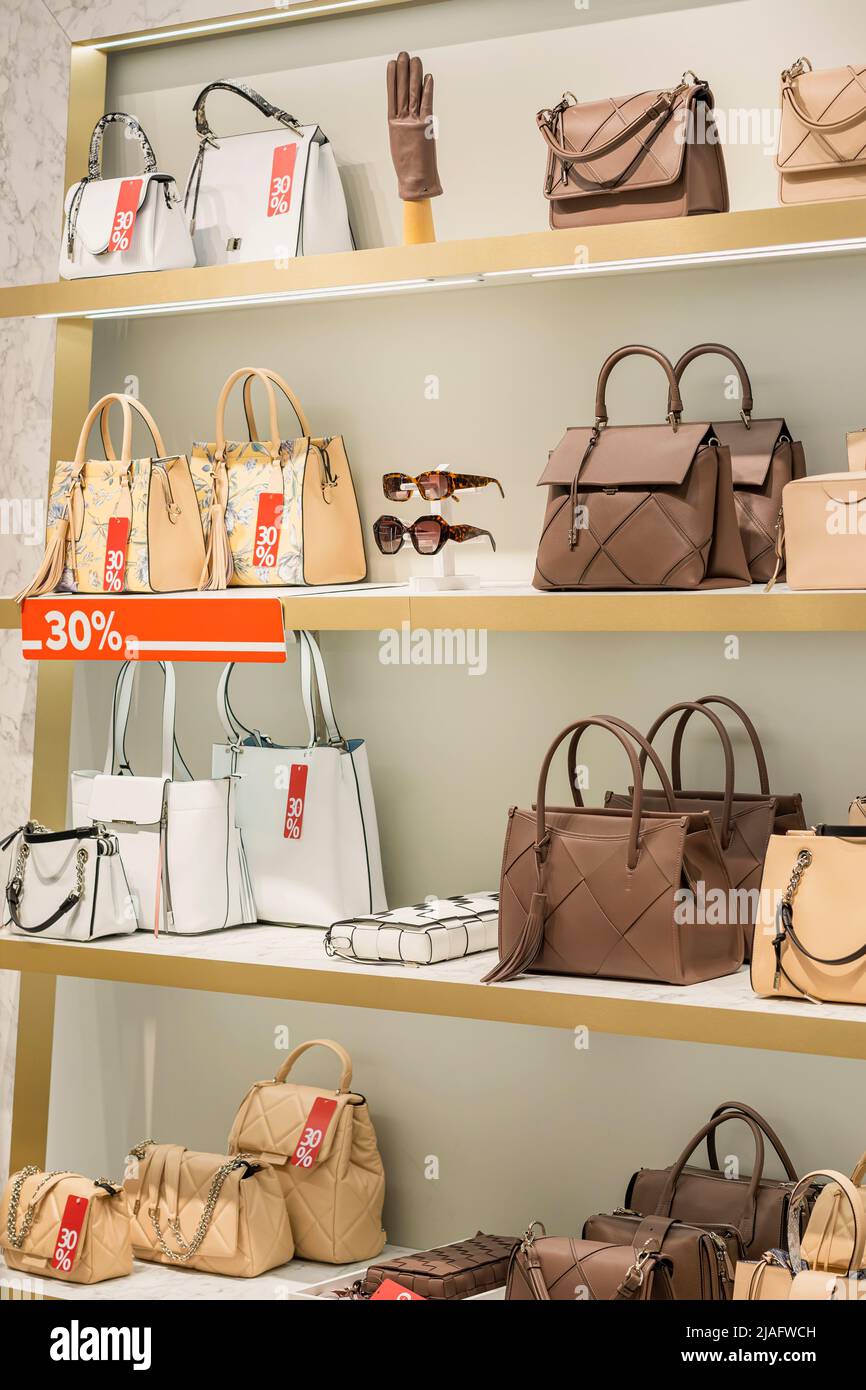 Magasin de sacs à main Banque de photographies et d'images à haute  résolution - Alamy