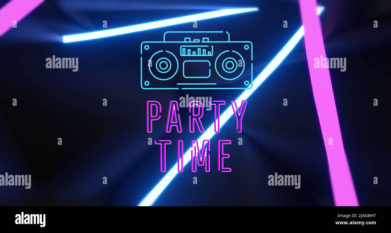 Image des formes de fête, de radio et de néon sur fond noir Banque D'Images