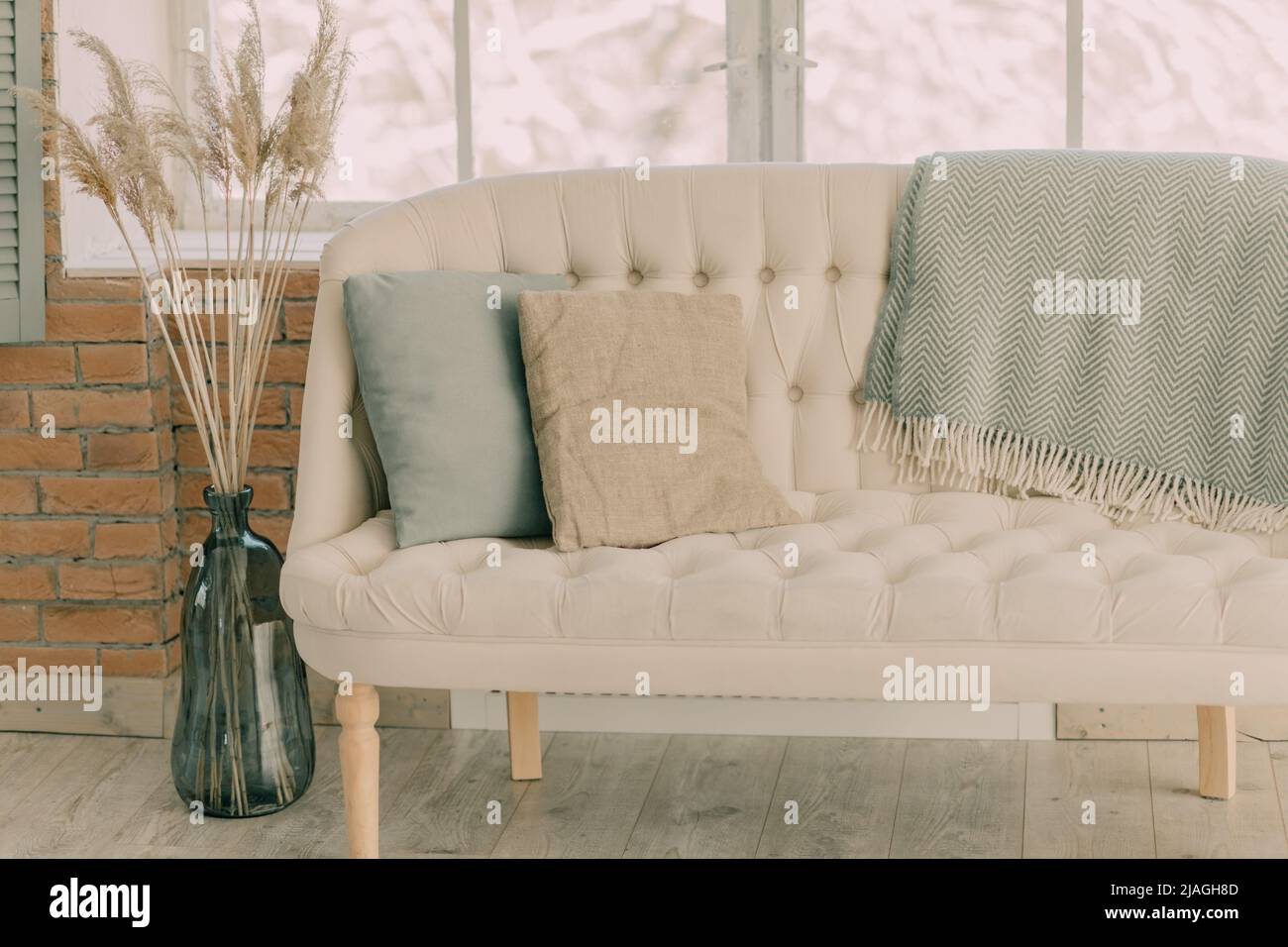 mobilier de canapé, intérieur de maison, arrangement de mobilier et de  design exemple Photo Stock - Alamy