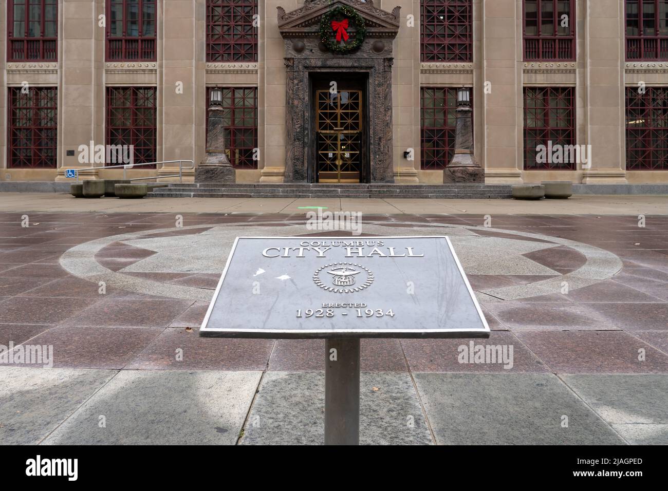 Columbus, Ohio, États-Unis - 27 décembre 2021 : L'entrée de Columbus City Hall à Columbus, Ohio, États-Unis. Banque D'Images