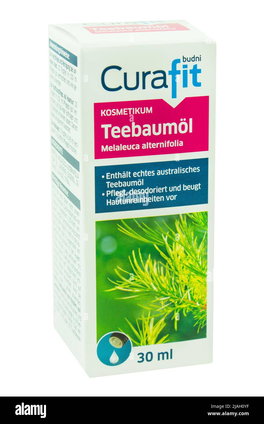 Teebaumöl Curafit Verpackung auf weissem hintergrund Banque D'Images