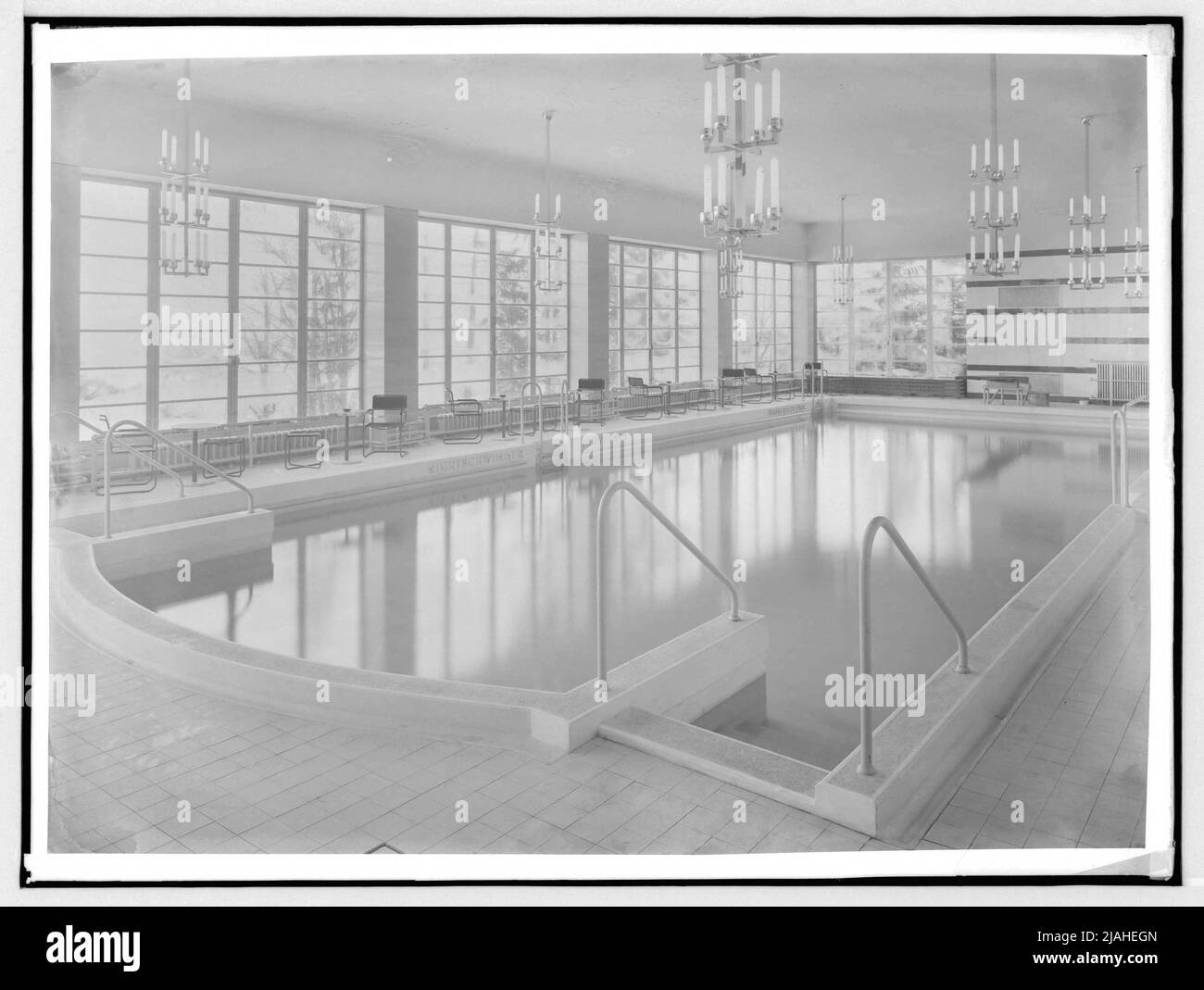 Piscine intérieure du Südbahnhotel am Semmering: Piscine (architecte: Emil Hoppe et Otto Schönthal) Banque D'Images