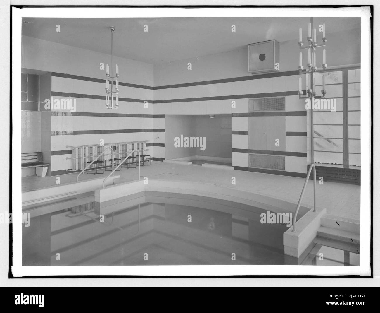 Piscine intérieure du Südbahnhotel am Semmering: Piscine (architecte: Emil Hoppe et Otto Schönthal) Banque D'Images