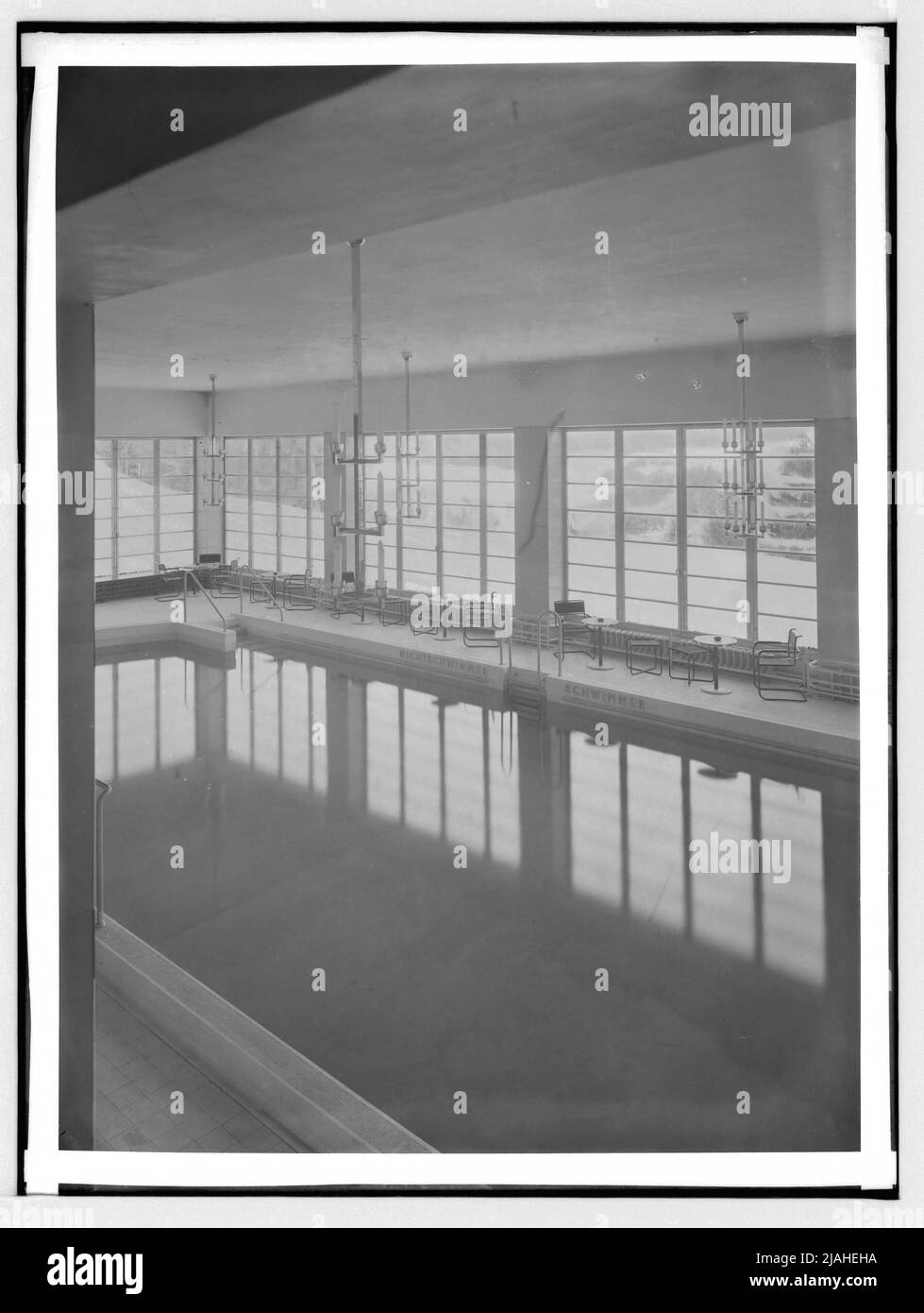 Piscine intérieure du Südbahnhotel am Semmering: Piscine (architecte: Emil Hoppe et Otto Schönthal) Banque D'Images