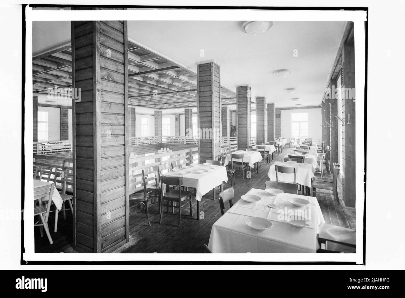 Bâtiment du restaurant sur le parc des expositions : vue intérieure Banque D'Images