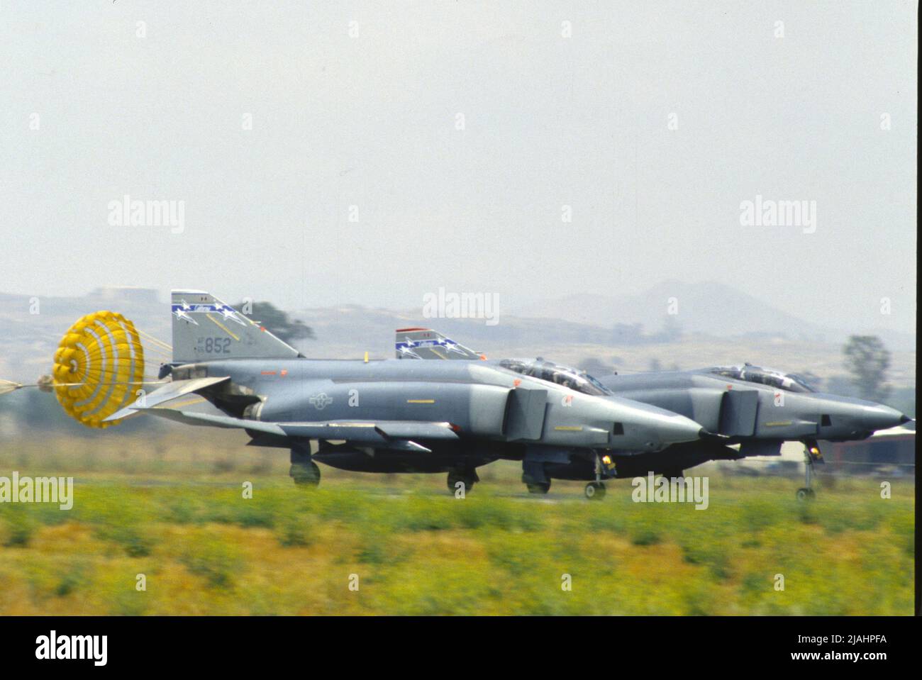 F4 Phantoms de Californie ANG 13rd TFG débarquant à la base aérienne de mars, Californie Banque D'Images