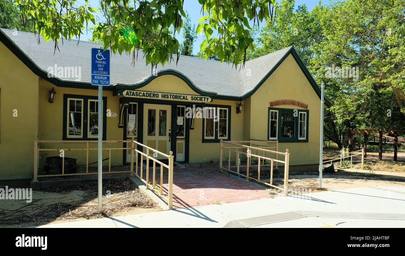 La Colony House à Atascadero, Californie, États-Unis; abrite la Société historique et le musée d'Atascadero; préservation du patrimoine et de l'histoire, éducation. Banque D'Images