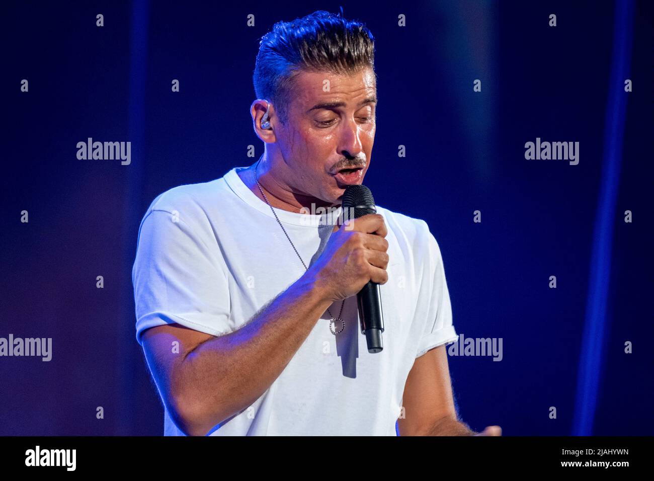 Vérone, Italie. 7th juillet 2022. Le chanteur italien Francesco Gabbani lors de ses concerts dans l'Arena di Verona, pour 'ViceVersa tour' Banque D'Images