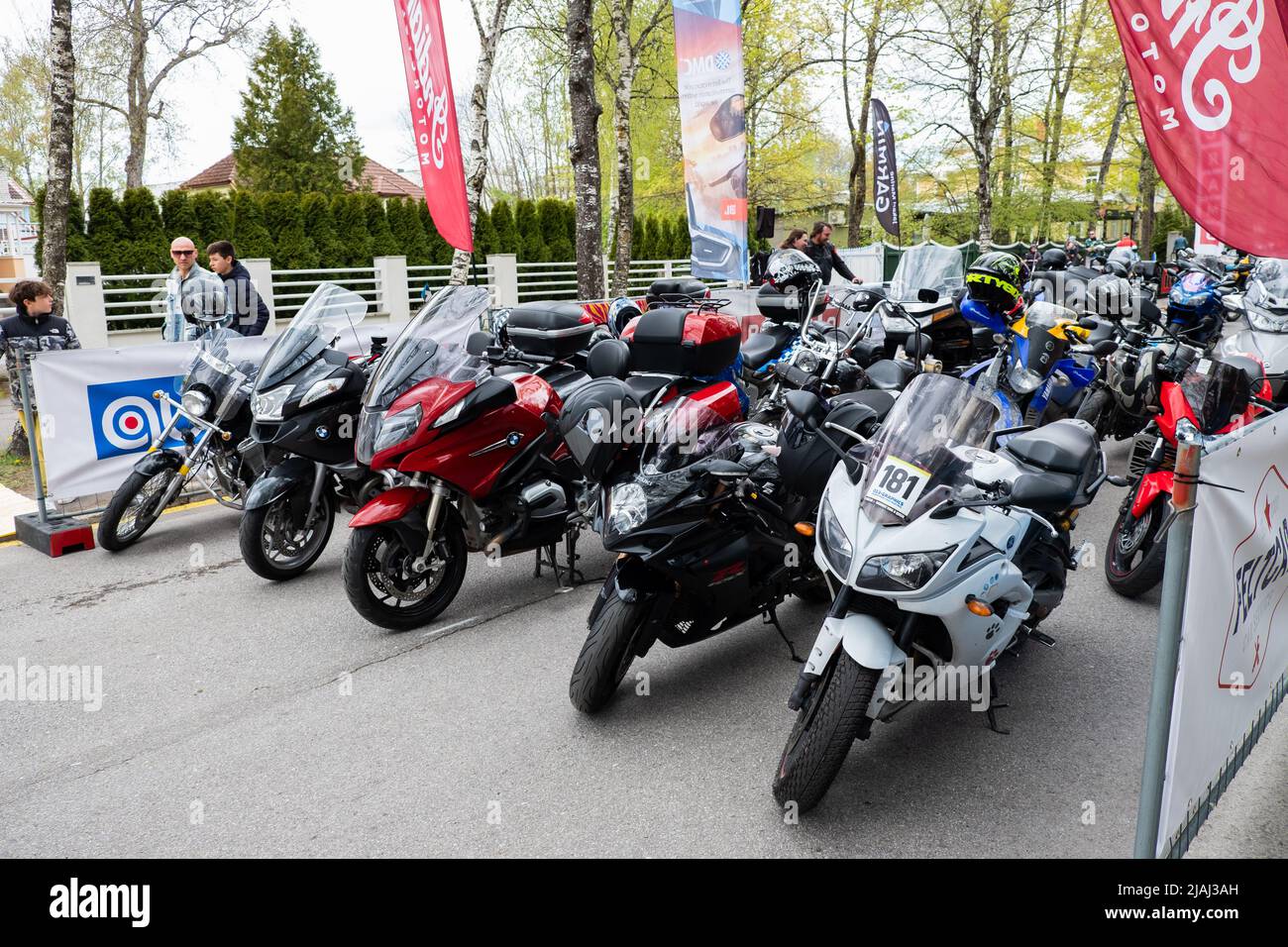 Ouverture de la saison estonienne de la moto. Rassemblement de motocyclistes ou rassemblement. Banque D'Images