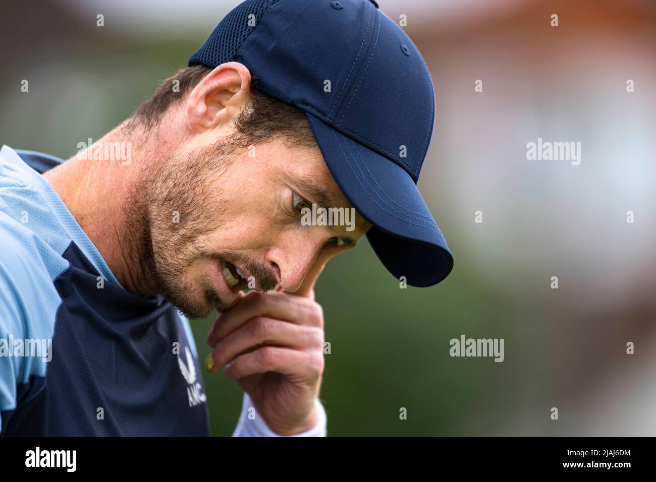 SURREY, ROYAUME-UNI. 30th mai 2022. Andy Murray (GBR) contre Jurij Rodionov (AUT) lors du Surbiton Trophy 2022 au Surbiton Racket Fitness Club le lundi 30 mai 2022 à SURREY, ANGLETERRE. Credit: Taka G Wu/Alay Live News Banque D'Images