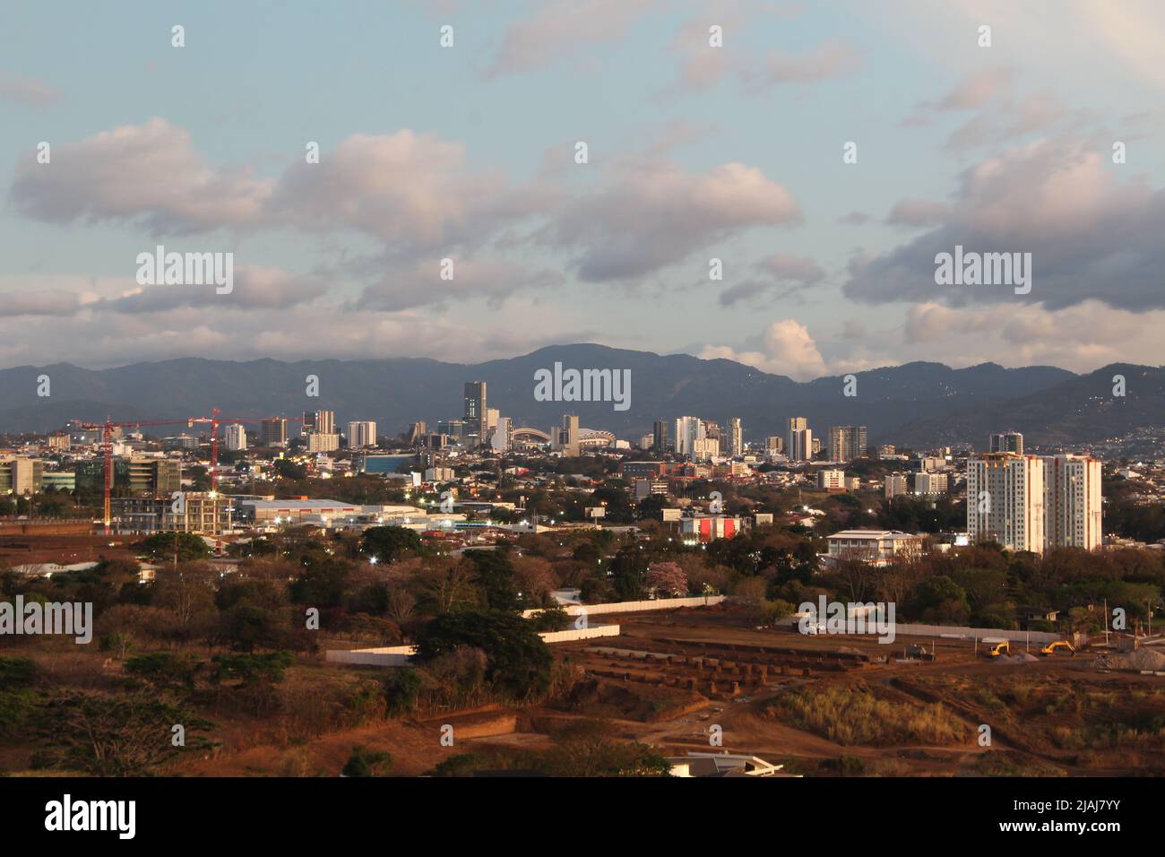 Vue sur la vallée centrale du Costa Rica au coucher du soleil Banque D'Images