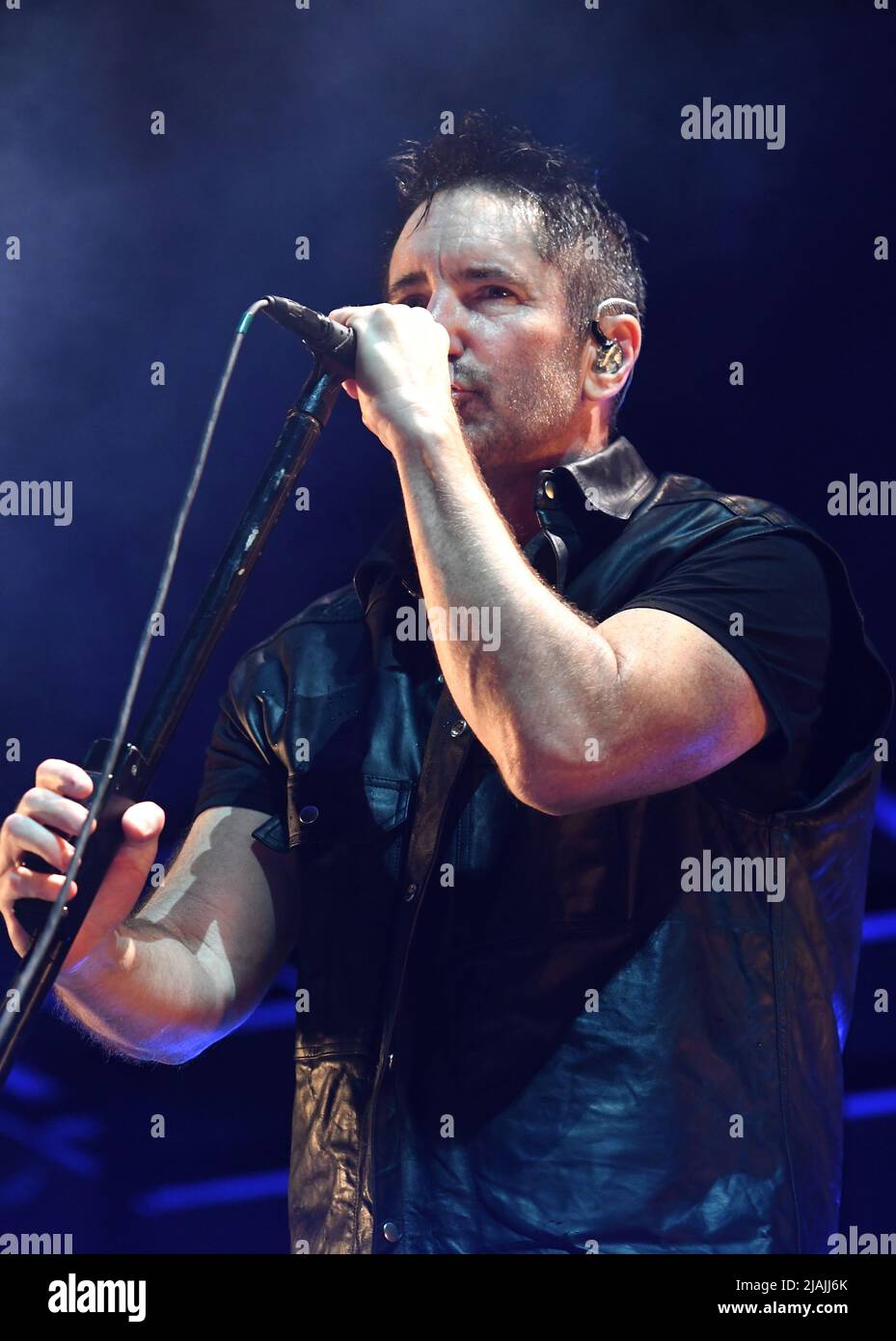 Le chanteur, auteur-compositeur, multi-instrumentiste et producteur Trent Reznor se produit sur scène lors d'un concert avec Nine inch Nails, lors du festival de musique d'appel de Boston qui s'est tenu à Allston, Massachusetts, le 27 mai 2022. Banque D'Images