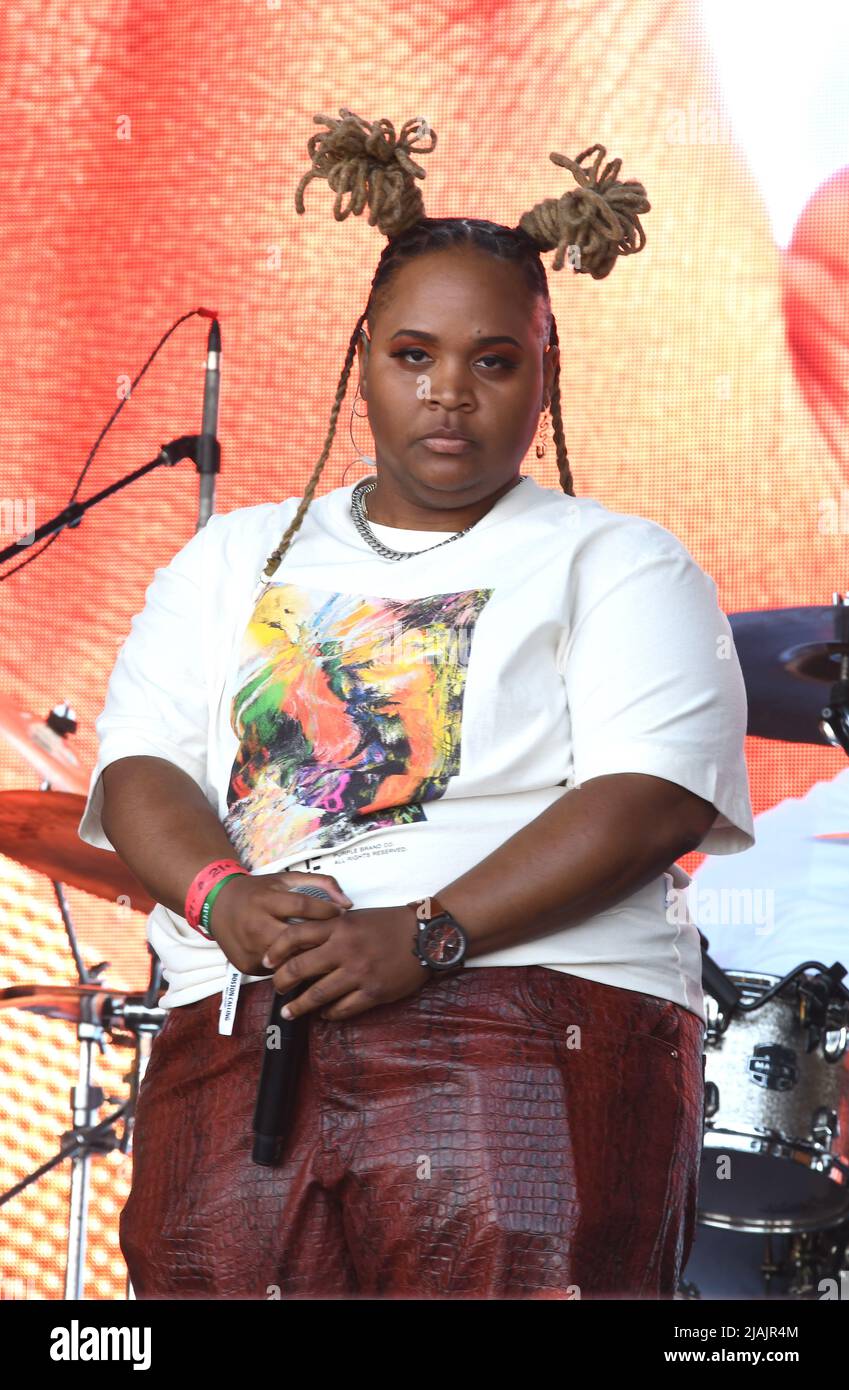 Poète, rappeur et éducateur, Oompa est présenté sur scène lors d'un concert au festival de musique d'appel de Boston à Allston, Massachusetts, sur 29 mai 2022. Banque D'Images
