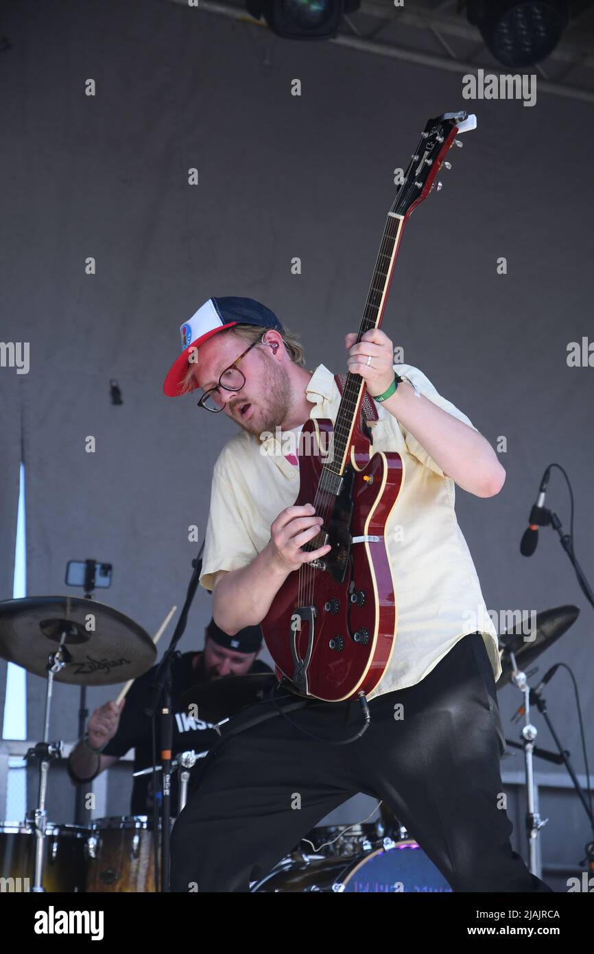 Le guitariste principal Bjarki Gudmundsson est présenté sur scène lors d'un concert avec Paper Tigers au festival de musique d'appel de Boston à Allston, Massachusetts, sur 29 mai 2022. Banque D'Images