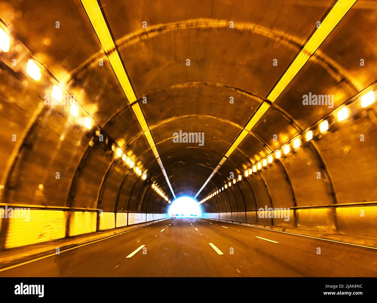 Passage rapide dans un tunnel Banque D'Images