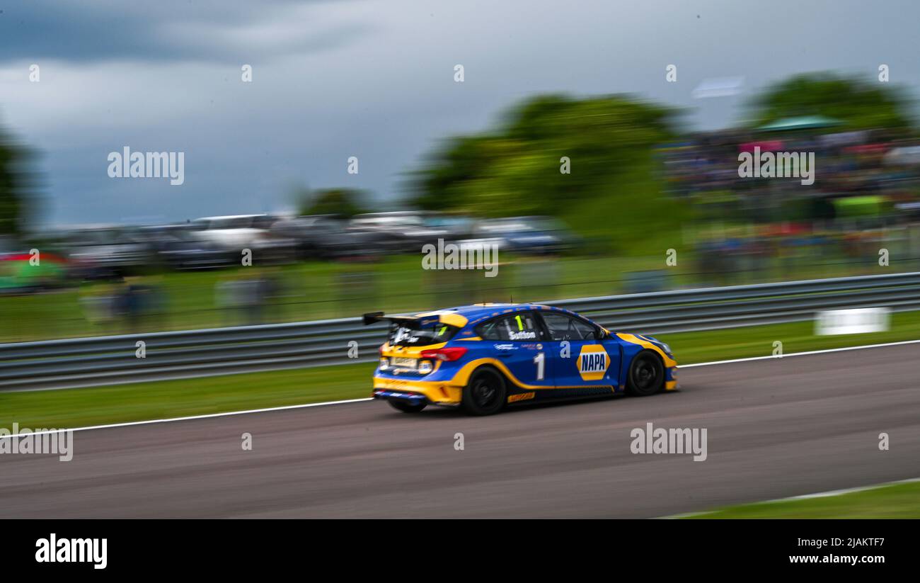 Ashley, Ash, Sutton pilotant le Ford Focus NAPA Racing UK, voiture à Thruxton en mai 2022 aux British Touring Cars , BTCC arrive troisième dans les 3 courses Banque D'Images